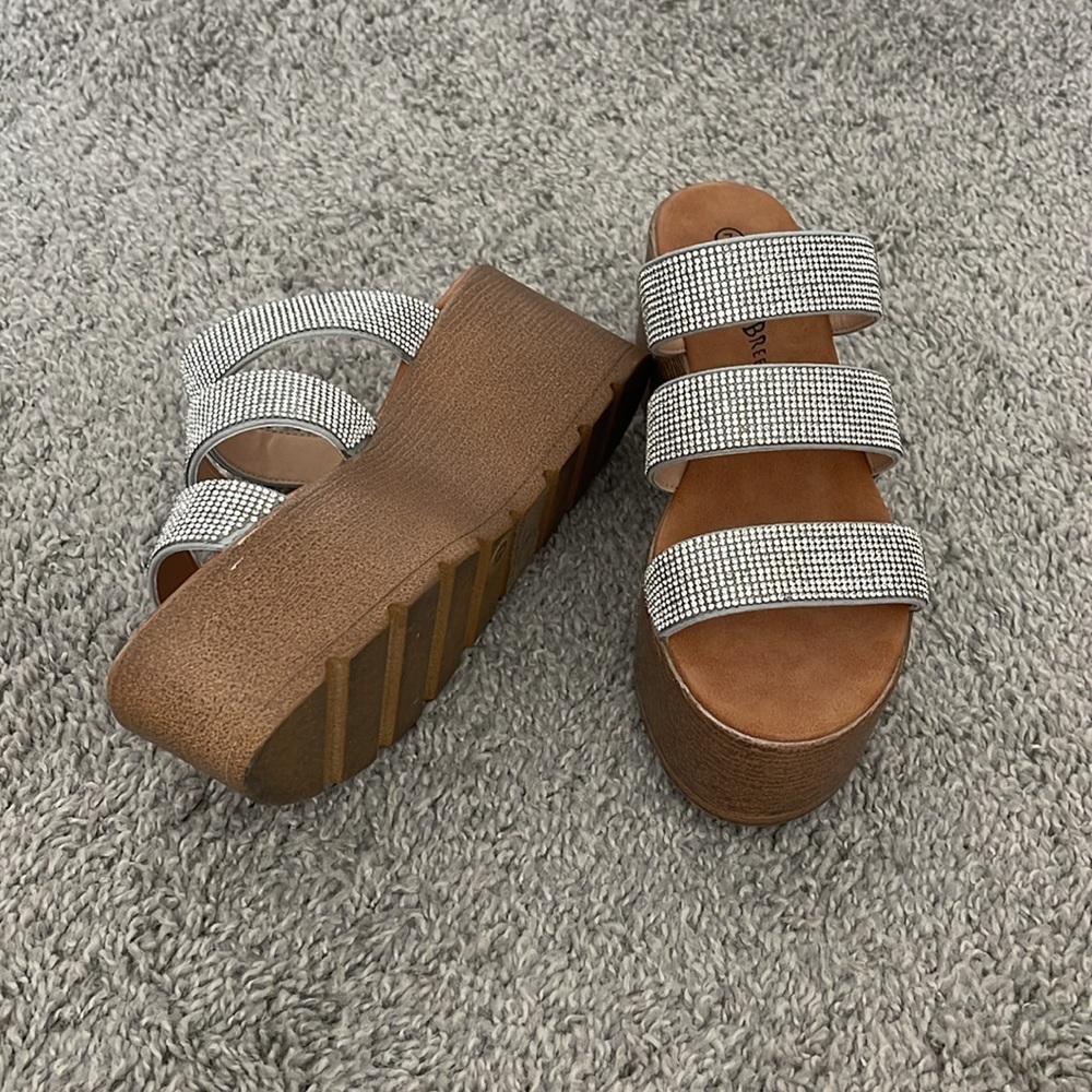 Nature Breeze Women's Silver Wedge Sandals - Picture 3 of 5